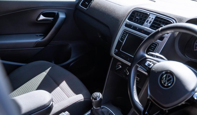 
								Volkswagen Polo Vivo 1.0 TSI GT full									