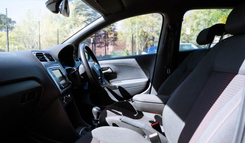 
								Volkswagen Polo Vivo 1.0 TSI GT full									