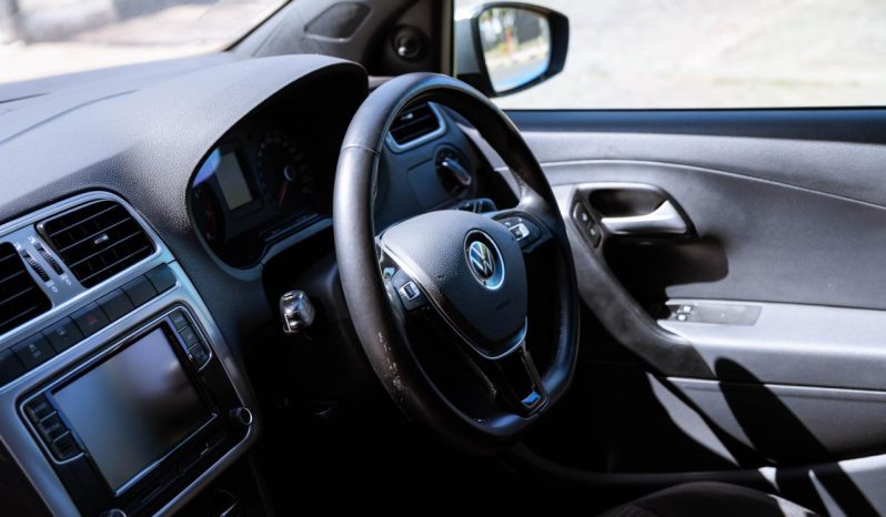 
								Volkswagen Polo Vivo 1.0 TSI GT full									