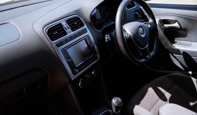 
								Volkswagen Polo Vivo 1.0 TSI GT full									