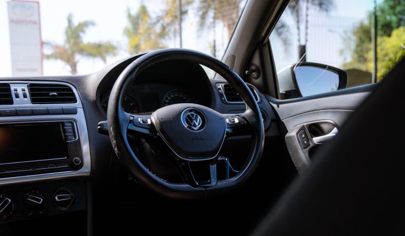
								Volkswagen Polo Vivo 1.0 TSI GT full									