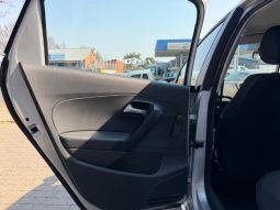 
										Volkswagen Polo Vivo Hatch 1.4 full									