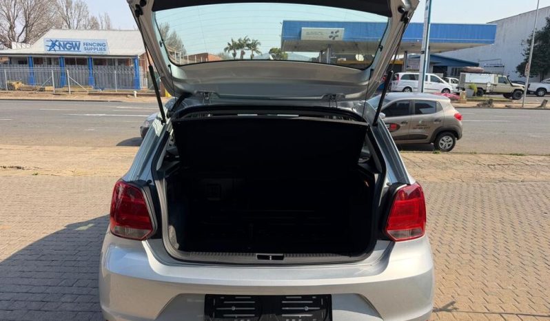 
								Volkswagen Polo Vivo Hatch 1.4 full									