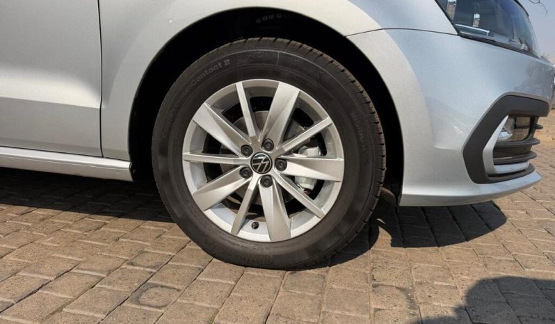 
								Volkswagen Polo Vivo Hatch 1.4 full									