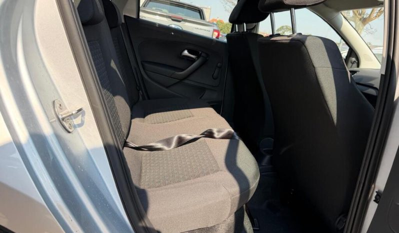 
								Volkswagen Polo Vivo Hatch 1.4 full									