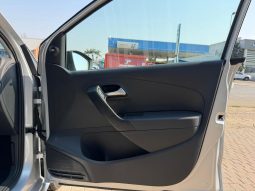 
										Volkswagen Polo Vivo Hatch 1.4 full									