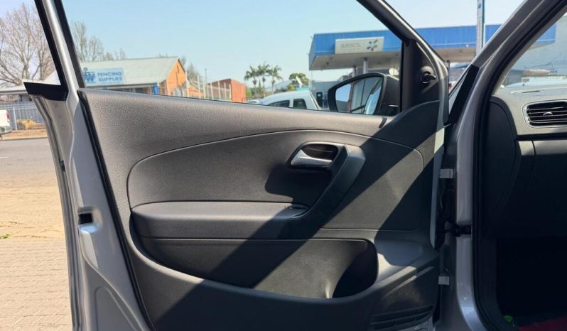 
								Volkswagen Polo Vivo Hatch 1.4 full									