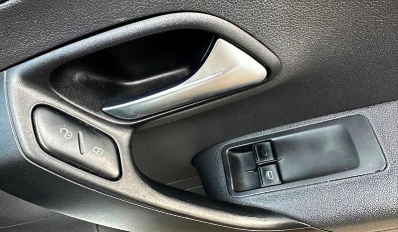 
								Volkswagen Polo Vivo Hatch 1.4 Comfortline full									