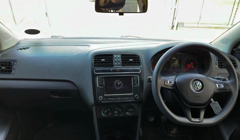 
								Volkswagen Polo Vivo Hatch 1.4 Comfortline full									