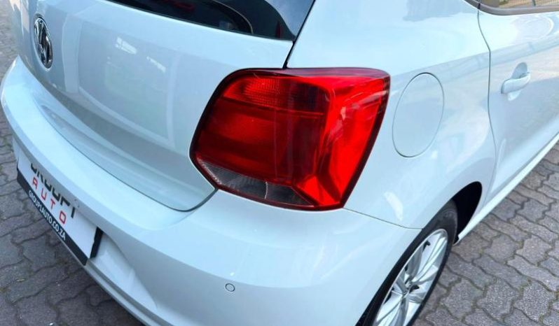 
								Volkswagen Polo Vivo Hatch 1.4 Comfortline full									