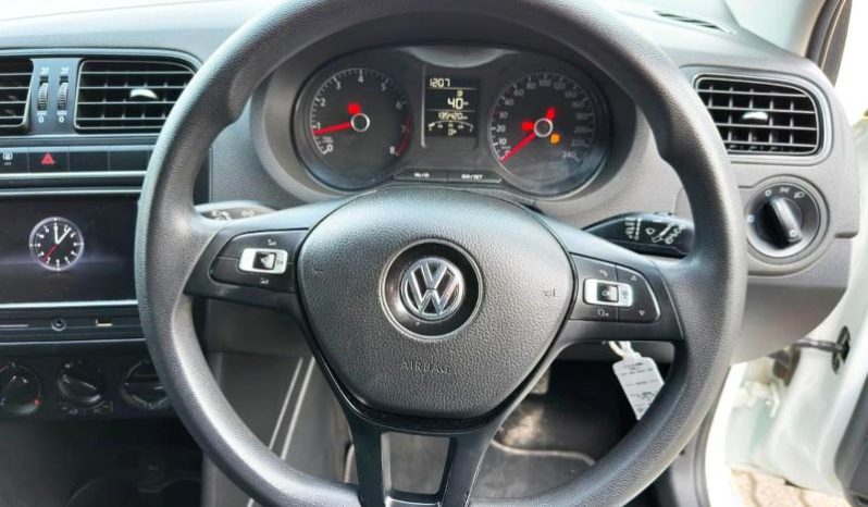 
								Volkswagen Polo Vivo Hatch 1.4 Comfortline full									