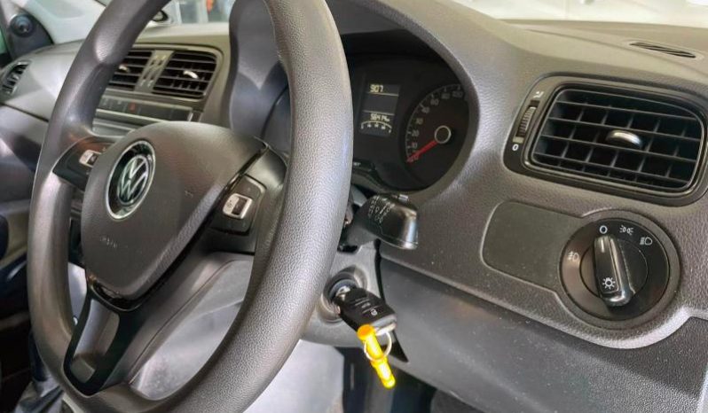 
								Volkswagen Polo Vivo Hatch 1.6 Comfortline Tiptronic full									