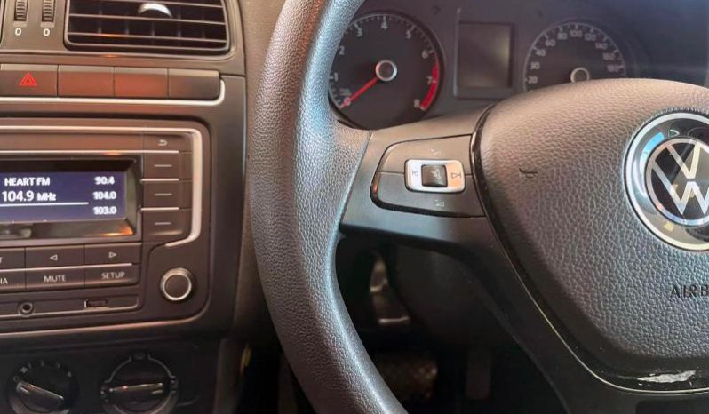 
								Volkswagen Polo Vivo Hatch 1.6 Comfortline Tiptronic full									