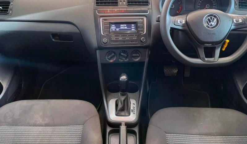 
								Volkswagen Polo Vivo Hatch 1.6 Comfortline Tiptronic full									
