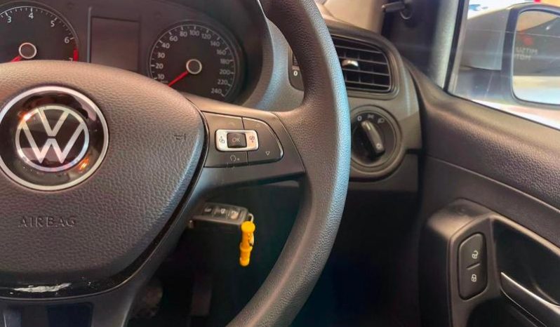 
								Volkswagen Polo Vivo Hatch 1.6 Comfortline Tiptronic full									