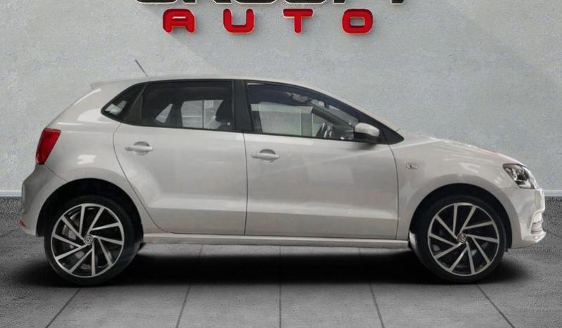 
								Volkswagen Polo Vivo Hatch 1.6 Comfortline Tiptronic full									