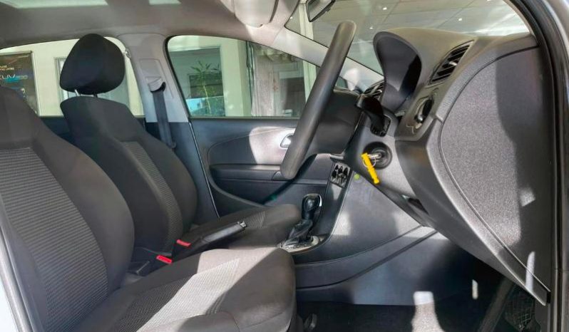 
								Volkswagen Polo Vivo Hatch 1.6 Comfortline Tiptronic full									
