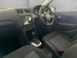 
										VOLKSWAGEN POLO VIVO HATCH 1.6 LIFE TIPT full									