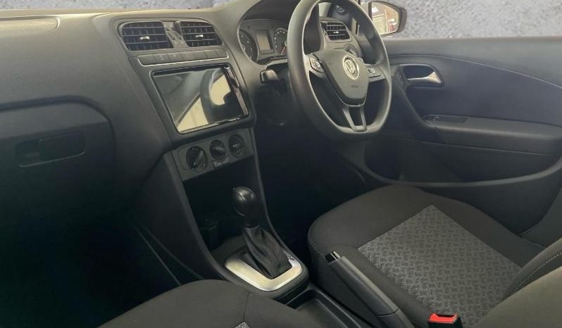 
								VOLKSWAGEN POLO VIVO HATCH 1.6 LIFE TIPT full									