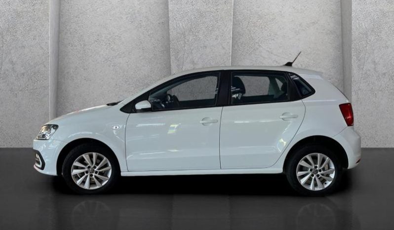 
								VOLKSWAGEN POLO VIVO HATCH 1.6 LIFE TIPT full									
