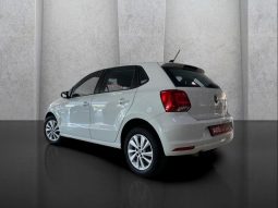 
										VOLKSWAGEN POLO VIVO HATCH 1.6 LIFE TIPT full									