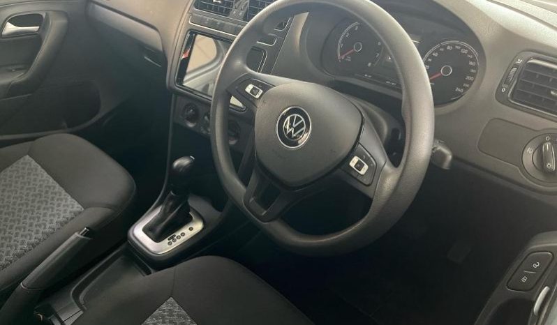 
								VOLKSWAGEN POLO VIVO HATCH 1.6 LIFE TIPT full									