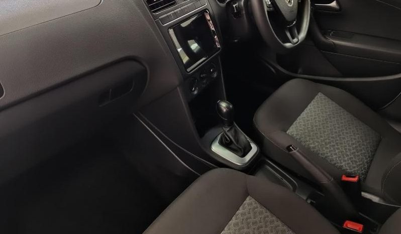 
								VOLKSWAGEN POLO VIVO HATCH 1.6 LIFE TIPT full									