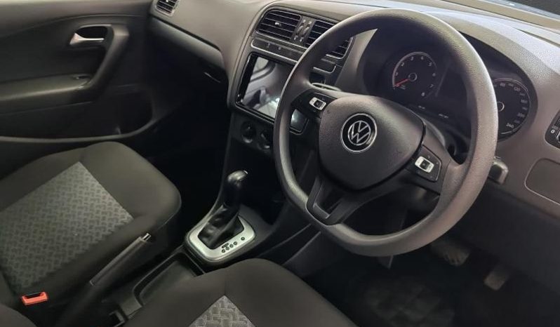 
								VOLKSWAGEN POLO VIVO HATCH 1.6 LIFE TIPT full									
