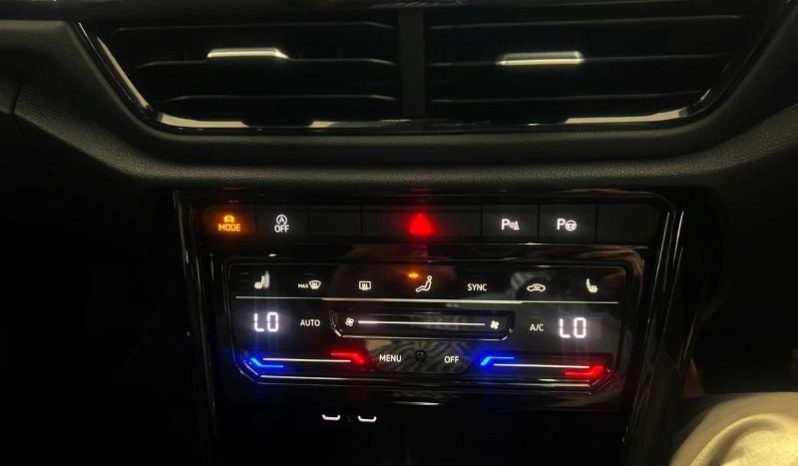 
								Volkswagen T-Roc 1.4 Tsi Design full									
