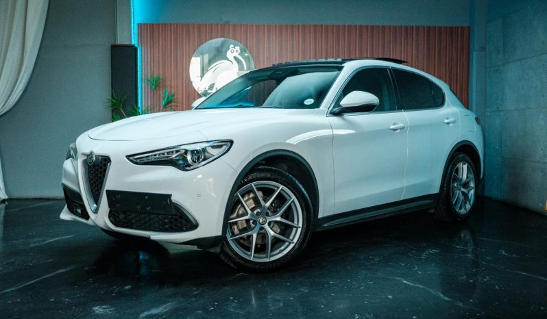 
								Alfa Romeo Stelvio 2.0T Q4 First Edition full									