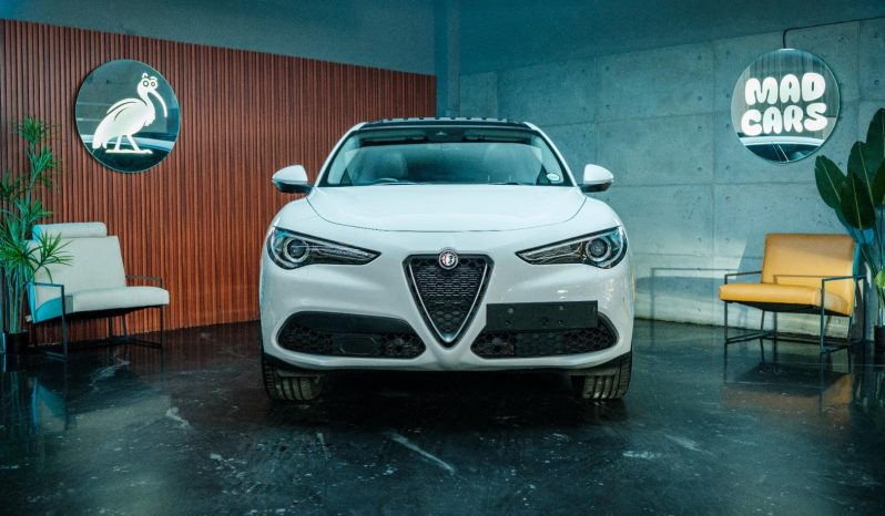 
								Alfa Romeo Stelvio 2.0T Q4 First Edition full									