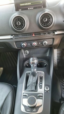 
										Audi A3 Sportback 1.0 Tfsi S Tronic full									