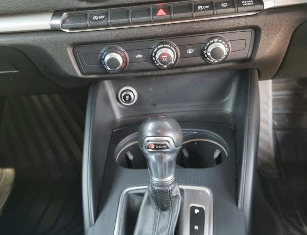 
								Audi A3 Sportback 1.0 Tfsi S Tronic full									