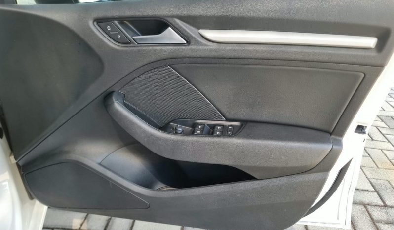 
								Audi A3 Sportback 1.0 Tfsi S Tronic full									
