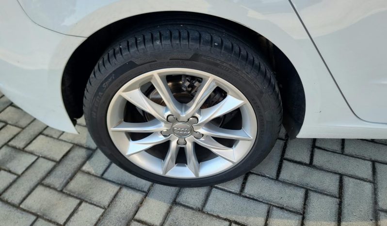 
								Audi A3 Sportback 1.0 Tfsi S Tronic full									