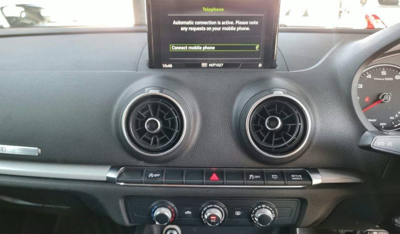 
								Audi A3 Sportback 1.0 Tfsi S Tronic full									