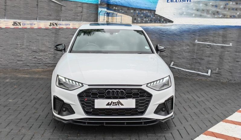 
								Audi A4 Sedan 40 Tfsi S Tronic full									