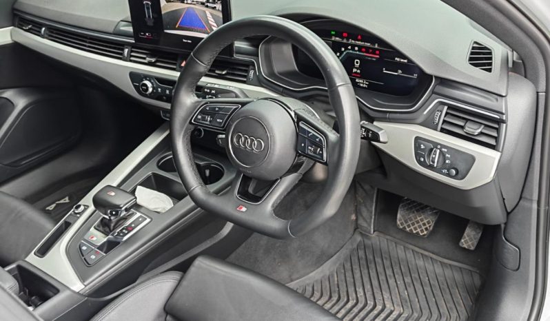 
								Audi A4 Sedan 40 Tfsi S Tronic full									