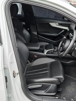 
										Audi A4 Sedan 40 Tfsi S Tronic full									