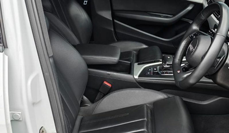
								Audi A4 Sedan 40 Tfsi S Tronic full									