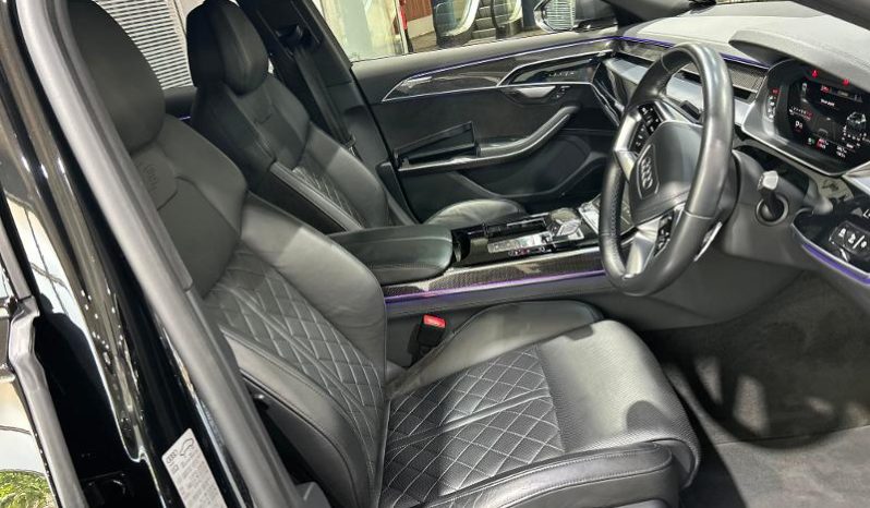 
								Audi A8 S8 Quattro Tiptronic full									