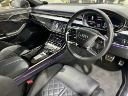 
										Audi A8 S8 Quattro Tiptronic full									