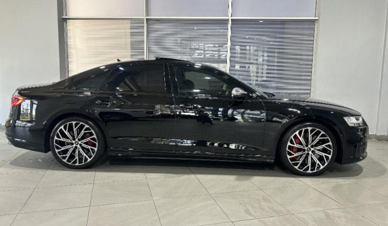 
								Audi A8 S8 Quattro Tiptronic full									