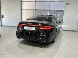 
										Audi A8 S8 Quattro Tiptronic full									