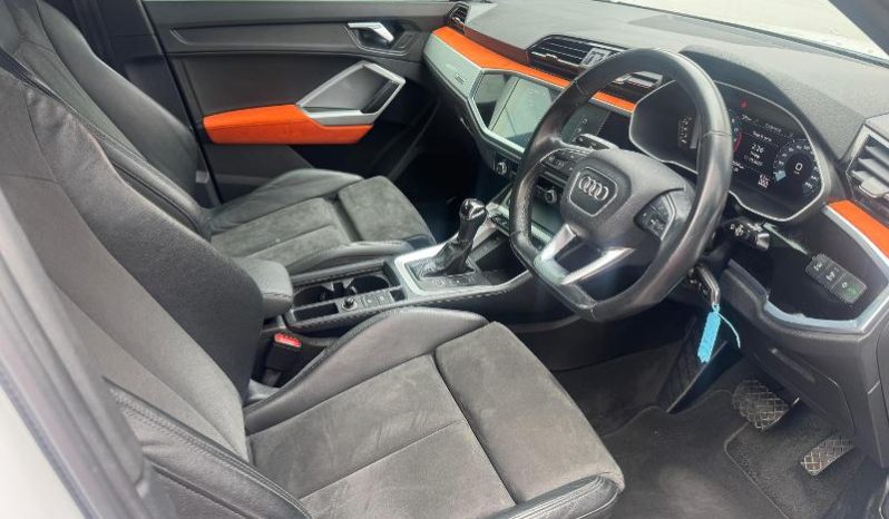 
								Audi Q3 35 Tfsi Advanced S-Tronic full									