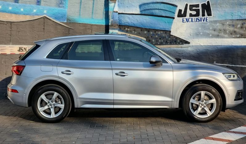 
								Audi Q5 2.0 Tdi Sport Quattro S-Tronic full									