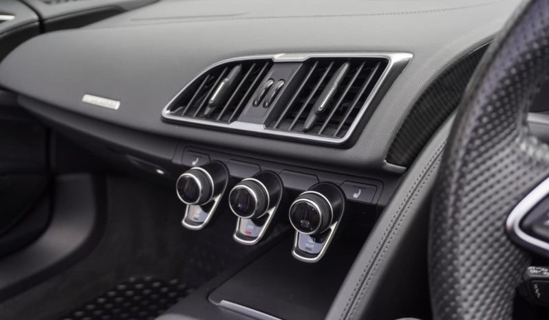 
								Audi R8 Spyder V10 Performance Quattro full									