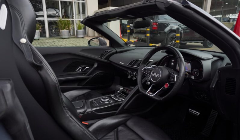 
								Audi R8 Spyder V10 Performance Quattro full									