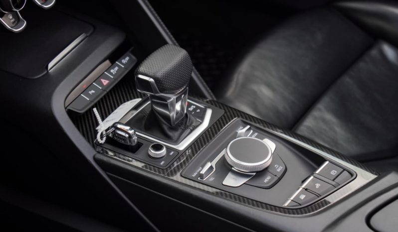 
								Audi R8 Spyder V10 Performance Quattro full									