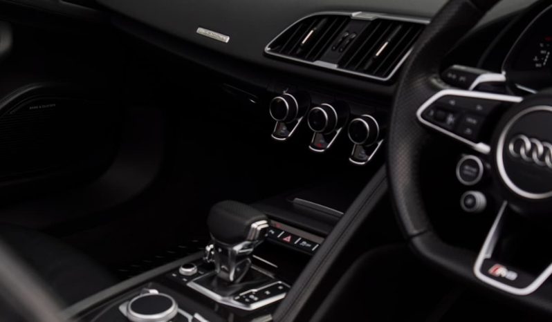 
								Audi R8 Spyder V10 Performance Quattro full									